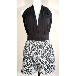 Stilettos Black & White Textured Romper Size Medium Fun and Sexy all in one Pock